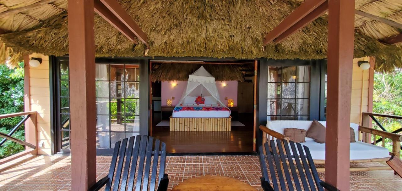 Portofino Beach Resort-An Authentic Island Escape! サン・ペドロ エクステリア 写真